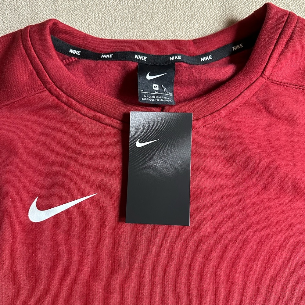 Nike Women Pullover Sweater - Picture 8 of 8